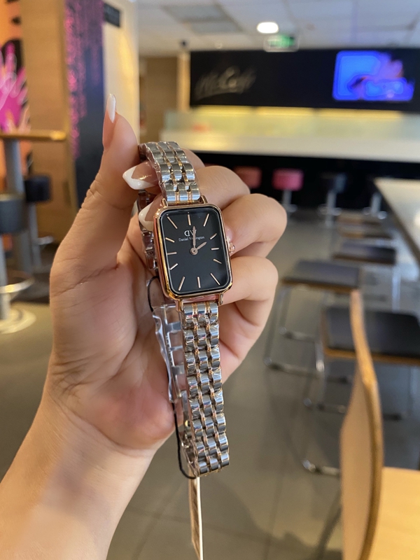 ブランド時計側面デザイン